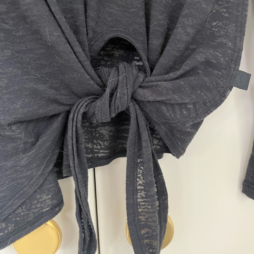 Lululemon long sleeve shirt with tie at left hip - Picture 5 of 5
